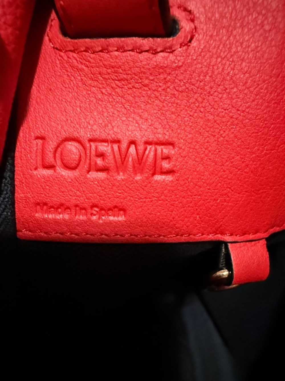 LOEWE
Calfskin Small Hammock Shoulder
Bag Scarlet Red - Picture 11 of 14